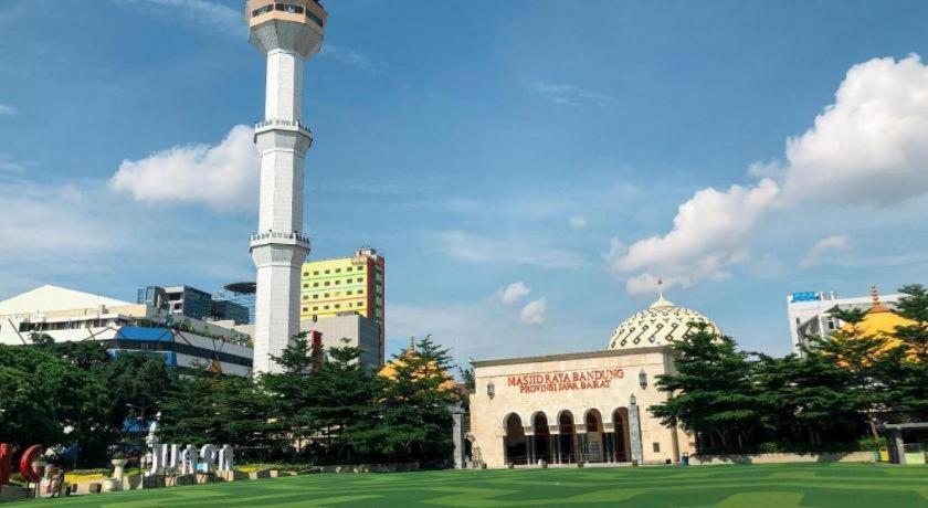 Kedaton Hotel Bandung Luaran gambar