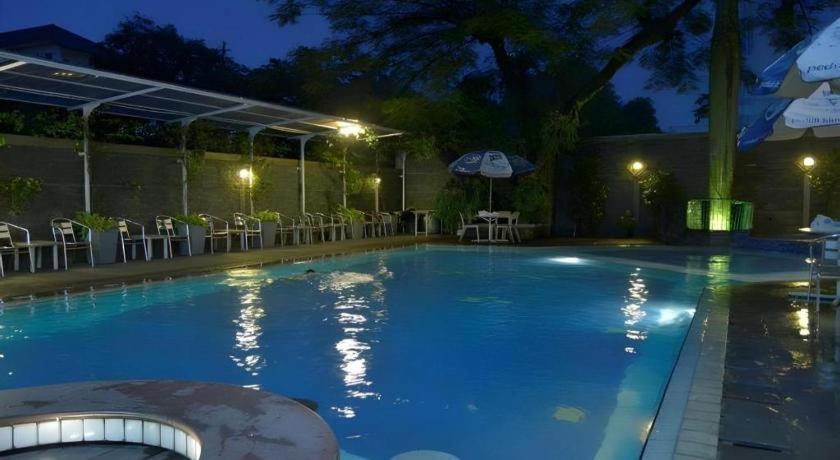 Kedaton Hotel Bandung Luaran gambar