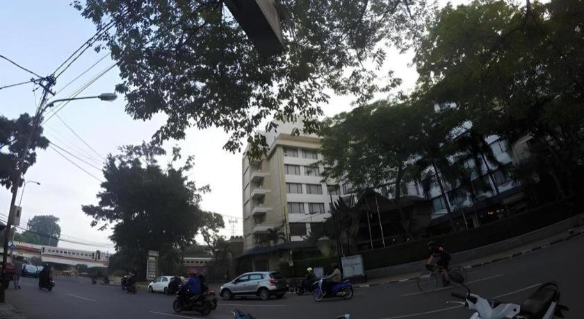 Kedaton Hotel Bandung Luaran gambar